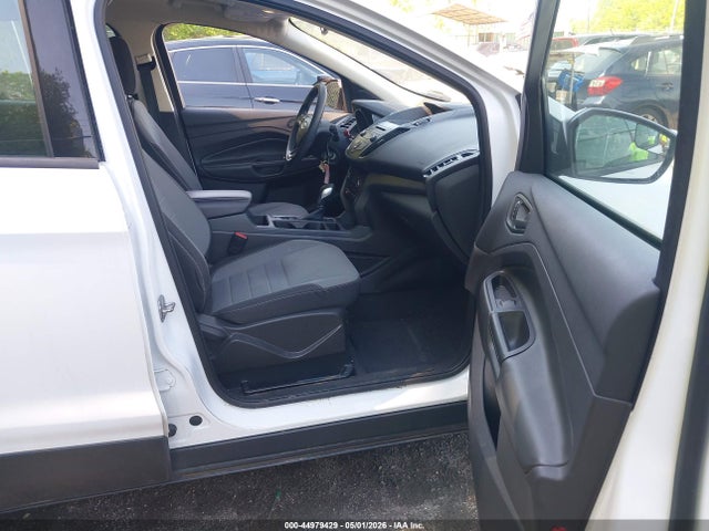 44979429 :رقم المزاد ، 1FMCU0F78HUB37306 vin ، 2017 Ford Escape S مزاد بيع