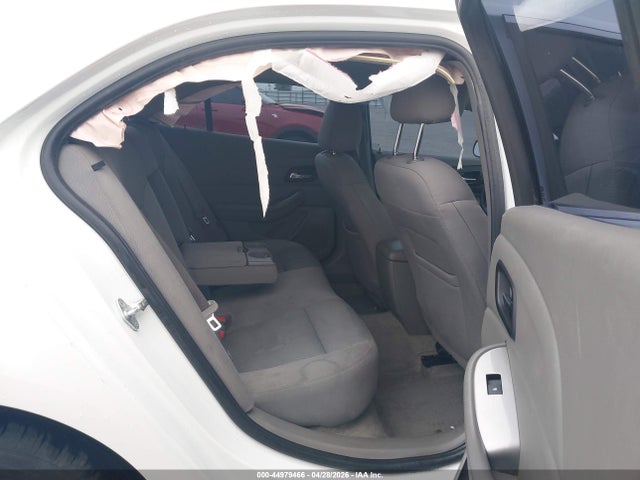 2015 Chevrolet Malibu Ls მანქანა იყიდება აუქციონზე, vin: 1G11B5SL0FF310389, აუქციონის ნომერი: 44979466