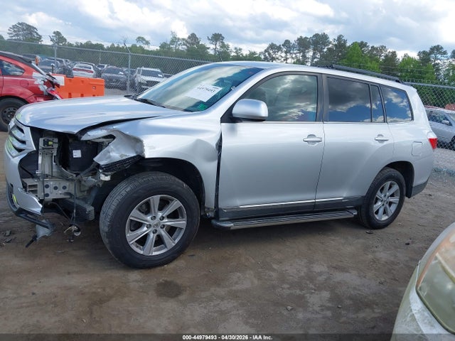 2012 Toyota Highlander მანქანა იყიდება აუქციონზე, vin: 5TDZA3EH0CS028726, აუქციონის ნომერი: 44979493