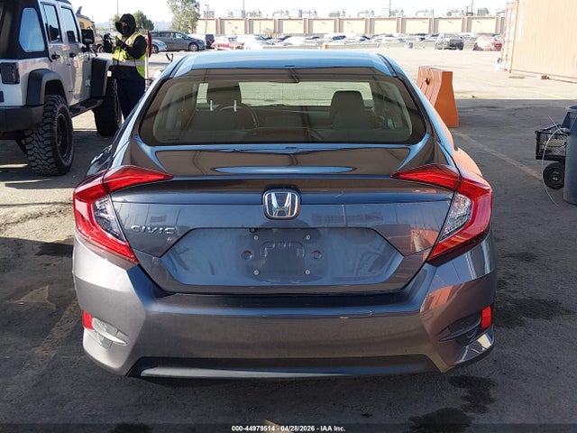 2HGFC2F59JH507218 Honda Civic Lx