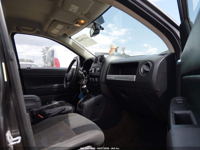 44979648 :رقم المزاد ، 1C4NJDBB5GD617504 vin ، 2016 Jeep Compass Sport مزاد بيع