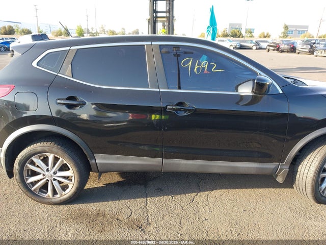 JN1BJ1CPXHW032163 Nissan Rogue Sport S