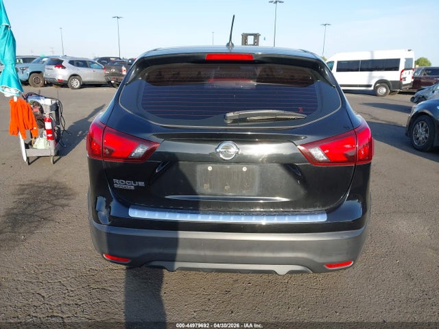 JN1BJ1CPXHW032163 Nissan Rogue Sport S