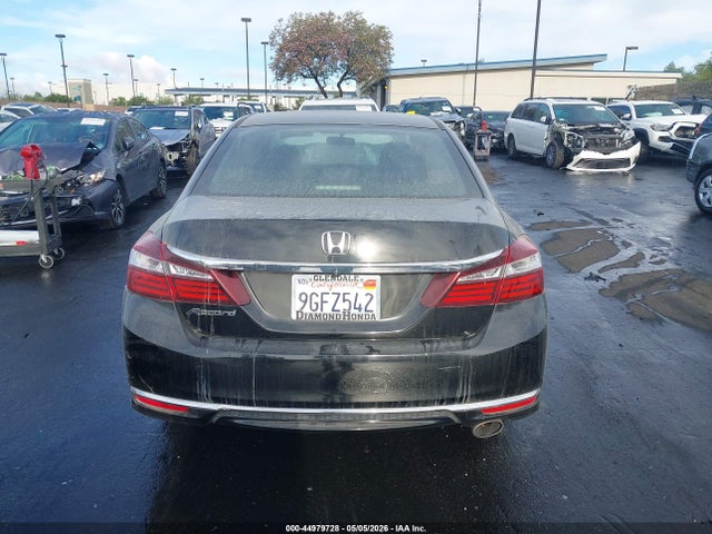 Honda ACCORD LX 2017 1HGCR2F36HA080430 Image 17