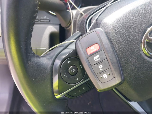 4T1B11HK9JU508281 Toyota CAMRY XLE