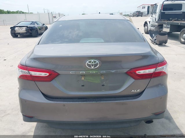 4T1B11HK9JU508281 Toyota CAMRY XLE