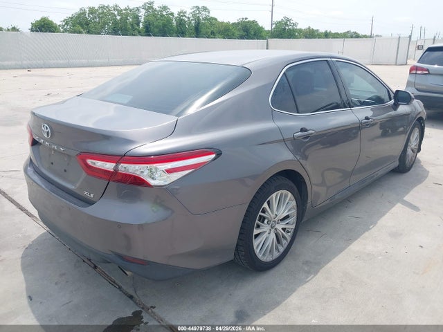 4T1B11HK9JU508281 Toyota CAMRY XLE