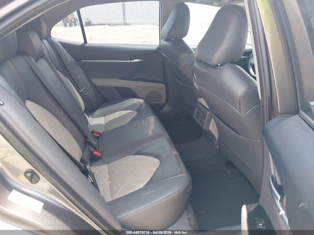 4T1B11HK9JU508281 Toyota CAMRY XLE