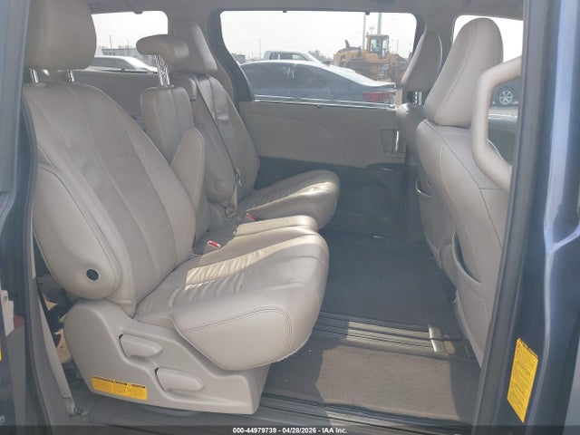 2014 Toyota Sienna Xle V6 8 Passenger მანქანა იყიდება აუქციონზე, vin: 5TDYK3DCXES526417, აუქციონის ნომერი: 44979739