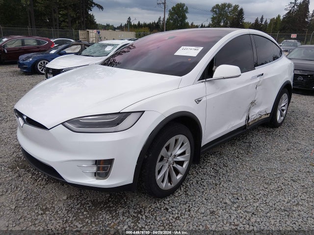 Tesla Model X 60d/70d/75d/90d 2016 5YJXCAE21GF014507 Image 2