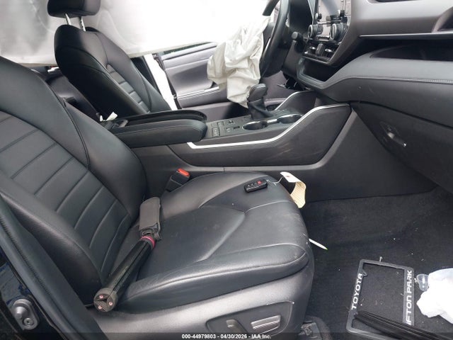 Продаж на аукціоні авто 2022 Toyota Highlander Xle, vin: 5TDGZRBH2NS192814, номер лоту: 44979803