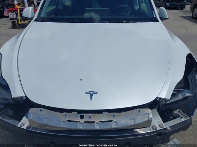 Продаж на аукціоні авто 2024 Tesla Model Y Long Range Dual Motor All-wheel Drive, vin: 7SAYGDEE0RA265770, номер лоту: 44979806