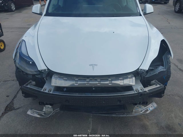 Продаж на аукціоні авто 2024 Tesla Model Y Long Range Dual Motor All-wheel Drive, vin: 7SAYGDEE0RA265770, номер лоту: 44979806