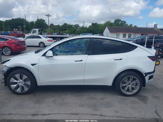 Продаж на аукціоні авто 2024 Tesla Model Y Long Range Dual Motor All-wheel Drive, vin: 7SAYGDEE0RA265770, номер лоту: 44979806