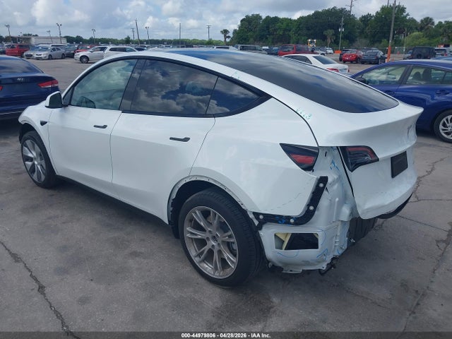 Продаж на аукціоні авто 2024 Tesla Model Y Long Range Dual Motor All-wheel Drive, vin: 7SAYGDEE0RA265770, номер лоту: 44979806