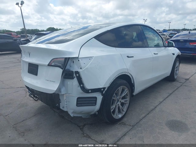 Продаж на аукціоні авто 2024 Tesla Model Y Long Range Dual Motor All-wheel Drive, vin: 7SAYGDEE0RA265770, номер лоту: 44979806