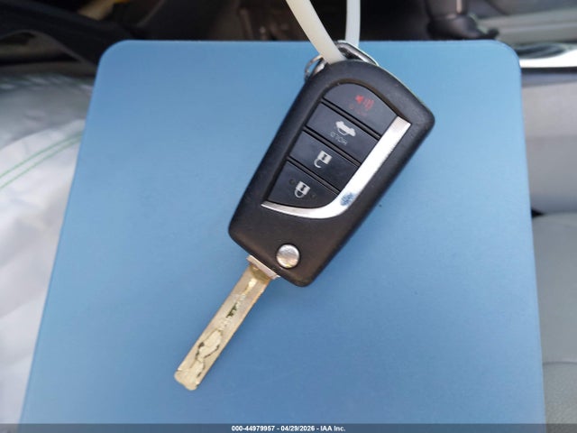 4T1B11HK9JU601351 Toyota CAMRY SE