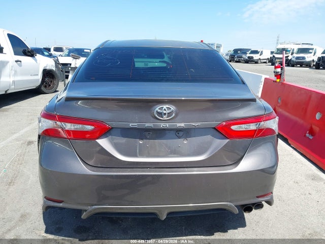 4T1B11HK9JU601351 Toyota CAMRY SE