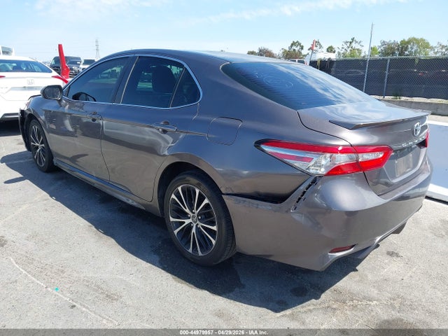 4T1B11HK9JU601351 Toyota CAMRY SE