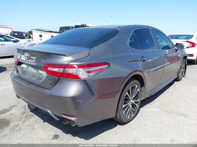 4T1B11HK9JU601351 Toyota CAMRY SE