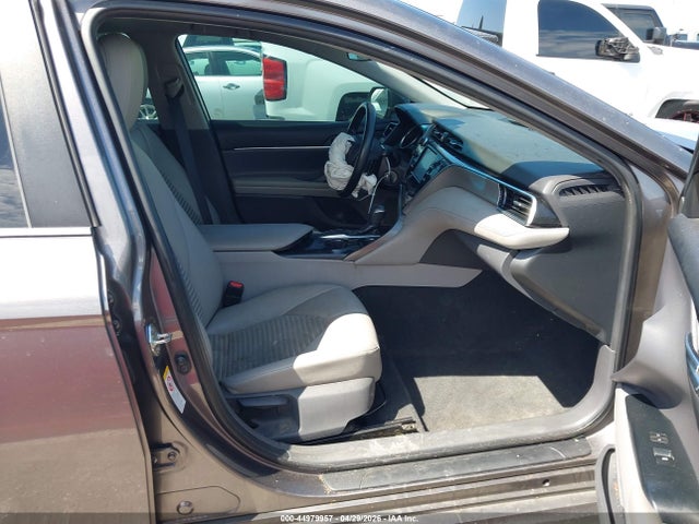 4T1B11HK9JU601351 Toyota CAMRY SE