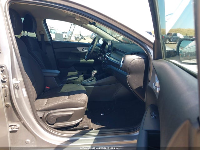 3KPF24ADXPE553429 KIA Forte Lxs