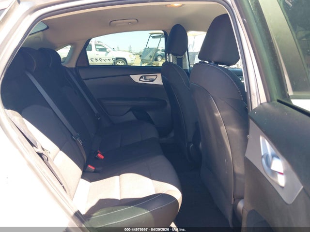 3KPF24ADXPE553429 KIA Forte Lxs