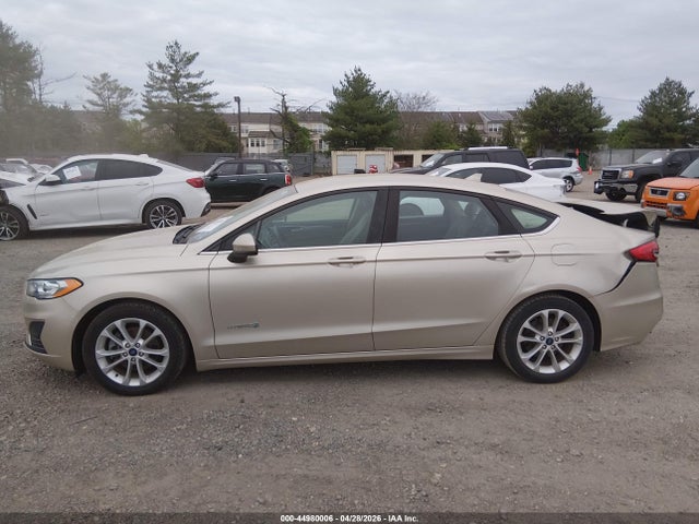 44980006 :رقم المزاد ، 3FA6P0LU3KR159088 vin ، 2019 Ford Fusion Hybrid Se مزاد بيع