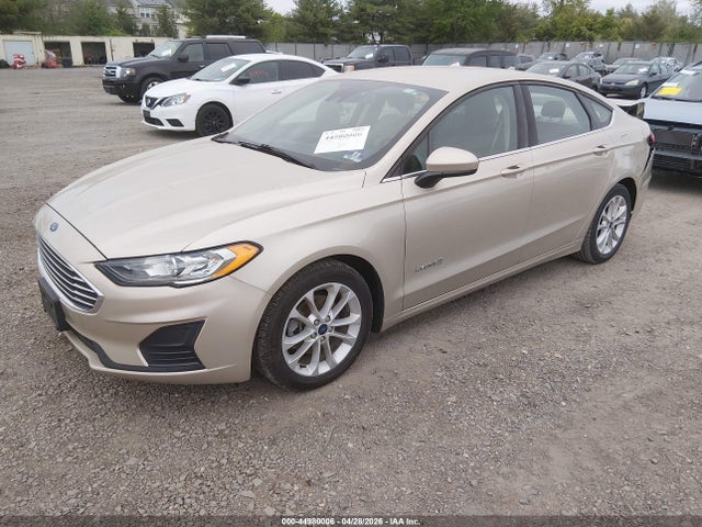 44980006 :رقم المزاد ، 3FA6P0LU3KR159088 vin ، 2019 Ford Fusion Hybrid Se مزاد بيع