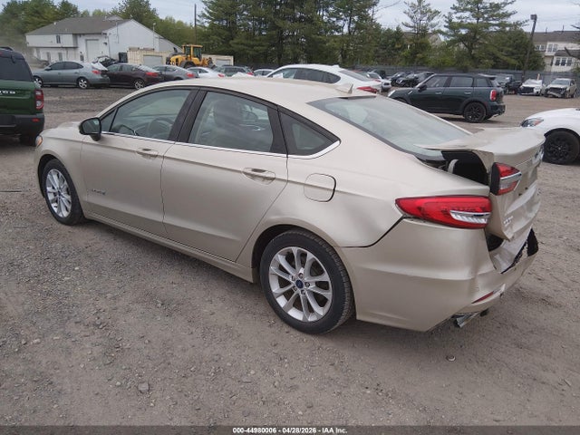44980006 :رقم المزاد ، 3FA6P0LU3KR159088 vin ، 2019 Ford Fusion Hybrid Se مزاد بيع
