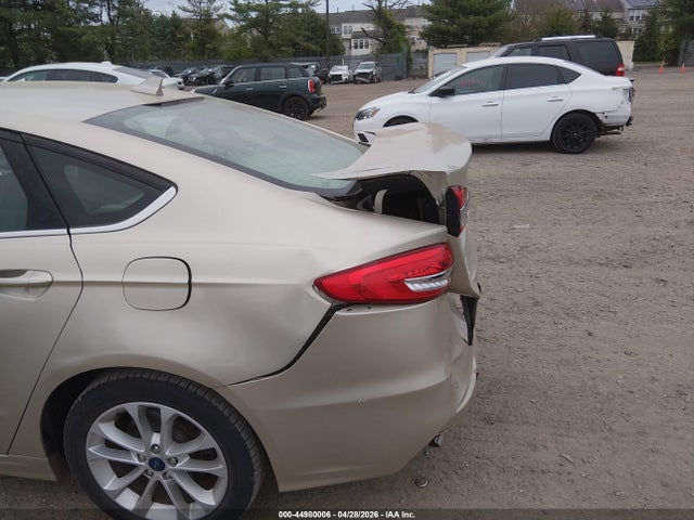 44980006 :رقم المزاد ، 3FA6P0LU3KR159088 vin ، 2019 Ford Fusion Hybrid Se مزاد بيع