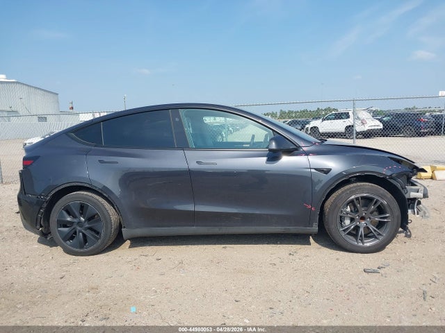 Auction sale of the 2024 Tesla Model Y Long Range Single Motor Rear-wheel Drive/rwd, vin: 7SAYGDED1RF152274, lot number: 44980053