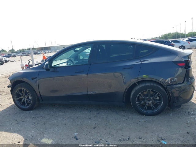 Auction sale of the 2024 Tesla Model Y Long Range Single Motor Rear-wheel Drive/rwd, vin: 7SAYGDED1RF152274, lot number: 44980053
