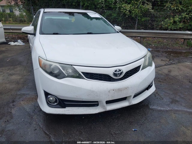 44980077 :رقم المزاد ، 4T1BF1FK2CU557085 vin ، 2012 Toyota Camry Se مزاد بيع
