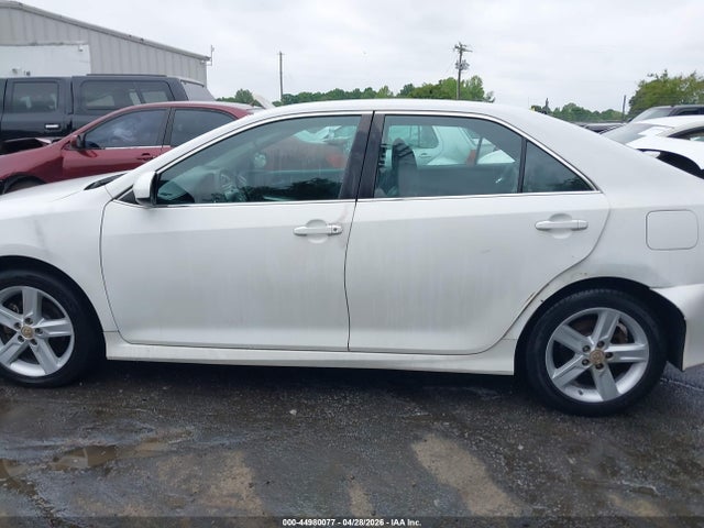 44980077 :رقم المزاد ، 4T1BF1FK2CU557085 vin ، 2012 Toyota Camry Se مزاد بيع
