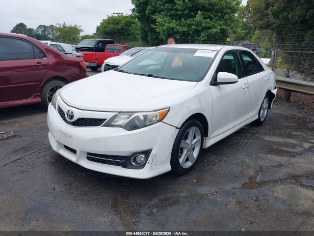 44980077 :رقم المزاد ، 4T1BF1FK2CU557085 vin ، 2012 Toyota Camry Se مزاد بيع
