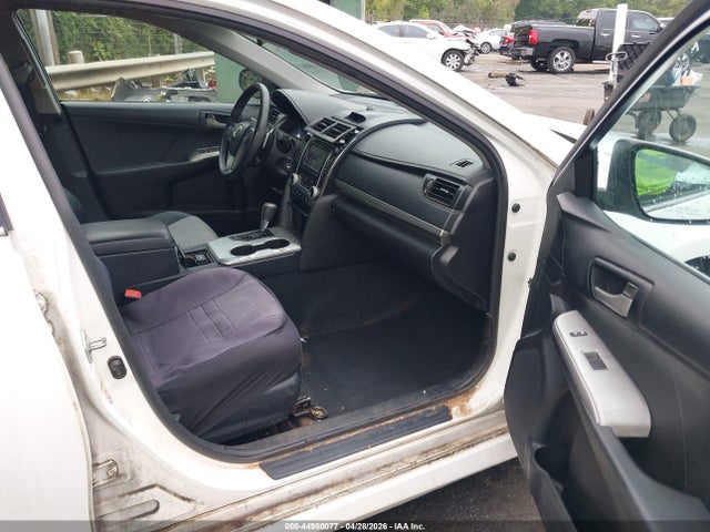 44980077 :رقم المزاد ، 4T1BF1FK2CU557085 vin ، 2012 Toyota Camry Se مزاد بيع
