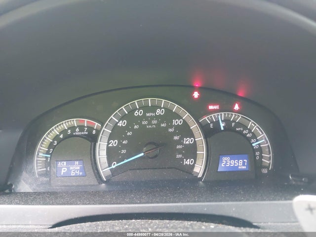 44980077 :رقم المزاد ، 4T1BF1FK2CU557085 vin ، 2012 Toyota Camry Se مزاد بيع