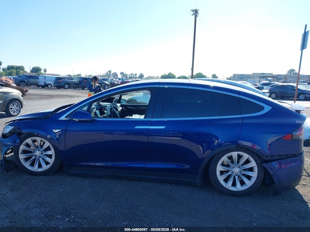 Продаж на аукціоні авто 2016 Tesla Model X 60d/70d/75d/90d, vin: 5YJXCAE20GF004955, номер лоту: 44980097