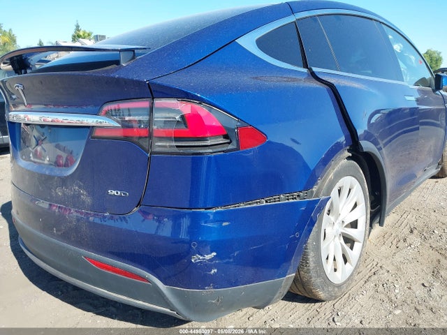 Продаж на аукціоні авто 2016 Tesla Model X 60d/70d/75d/90d, vin: 5YJXCAE20GF004955, номер лоту: 44980097