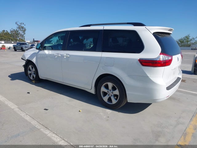 5TDKZ3DC8HS824972 Toyota Sienna Le 8 Passenger