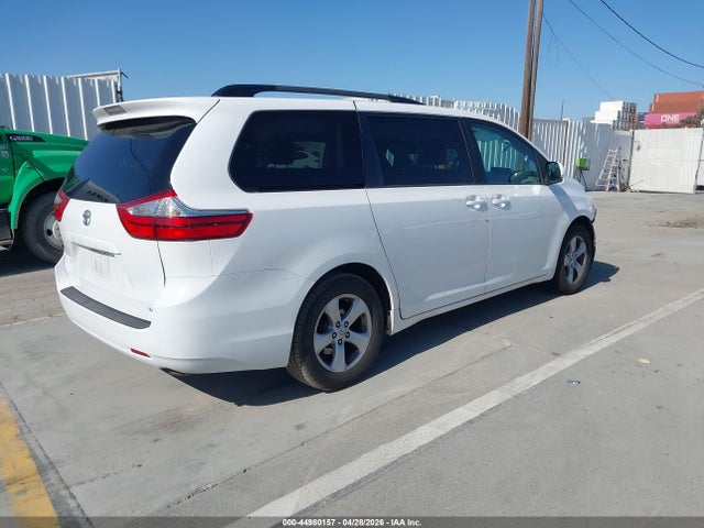 5TDKZ3DC8HS824972 Toyota Sienna Le 8 Passenger