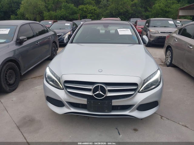 2015 Mercedes-benz C 300 4matic მანქანა იყიდება აუქციონზე, vin: 55SWF4KB8FU000870, აუქციონის ნომერი: 44980183