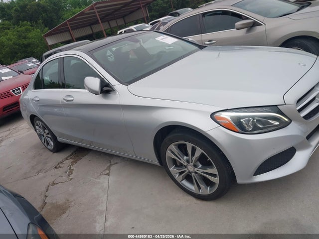 2015 Mercedes-benz C 300 4matic მანქანა იყიდება აუქციონზე, vin: 55SWF4KB8FU000870, აუქციონის ნომერი: 44980183