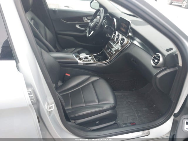 2015 Mercedes-benz C 300 4matic მანქანა იყიდება აუქციონზე, vin: 55SWF4KB8FU000870, აუქციონის ნომერი: 44980183