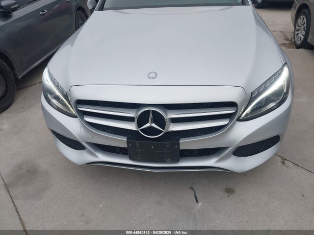 2015 Mercedes-benz C 300 4matic მანქანა იყიდება აუქციონზე, vin: 55SWF4KB8FU000870, აუქციონის ნომერი: 44980183