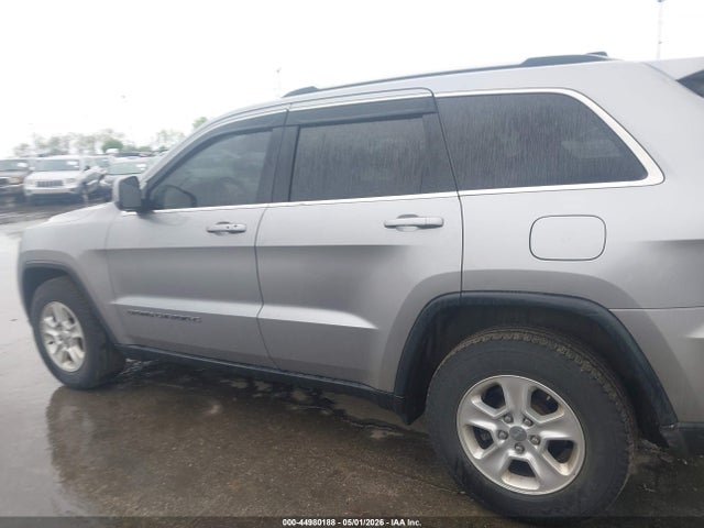 2017 Jeep Grand Cherokee Laredo 4x4 მანქანა იყიდება აუქციონზე, vin: 1C4RJFAG8HC844123, აუქციონის ნომერი: 44980188