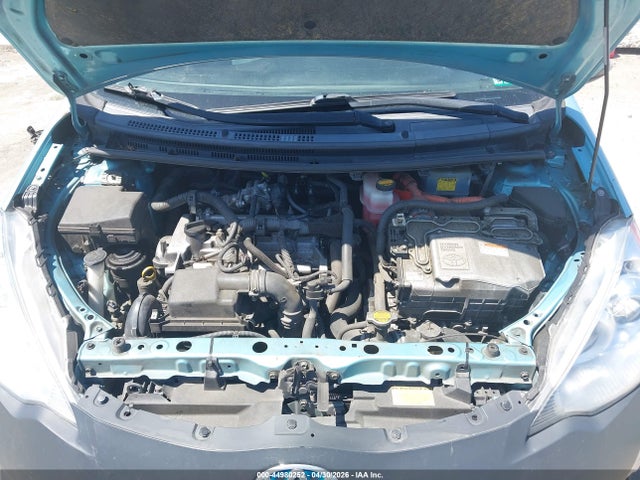 JTDKDTB3XE1081581 Toyota Prius C Three