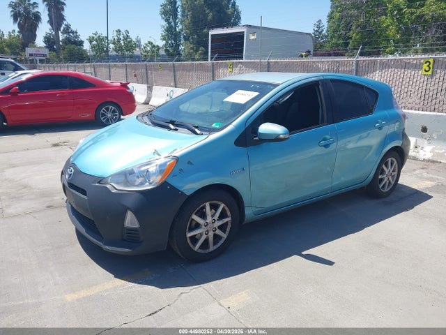 JTDKDTB3XE1081581 Toyota Prius C Three