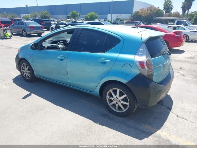 JTDKDTB3XE1081581 Toyota Prius C Three